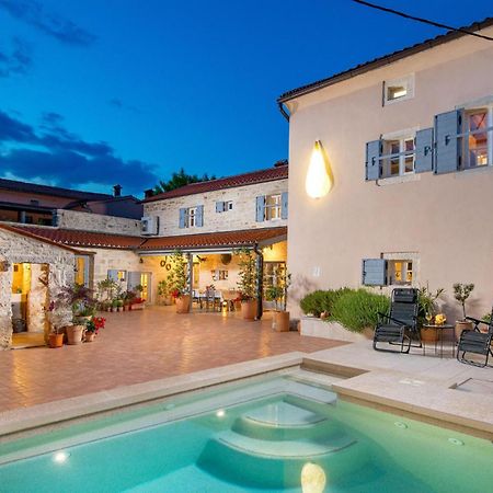Amazing Home In Foli With Kitchen Dış mekan fotoğraf