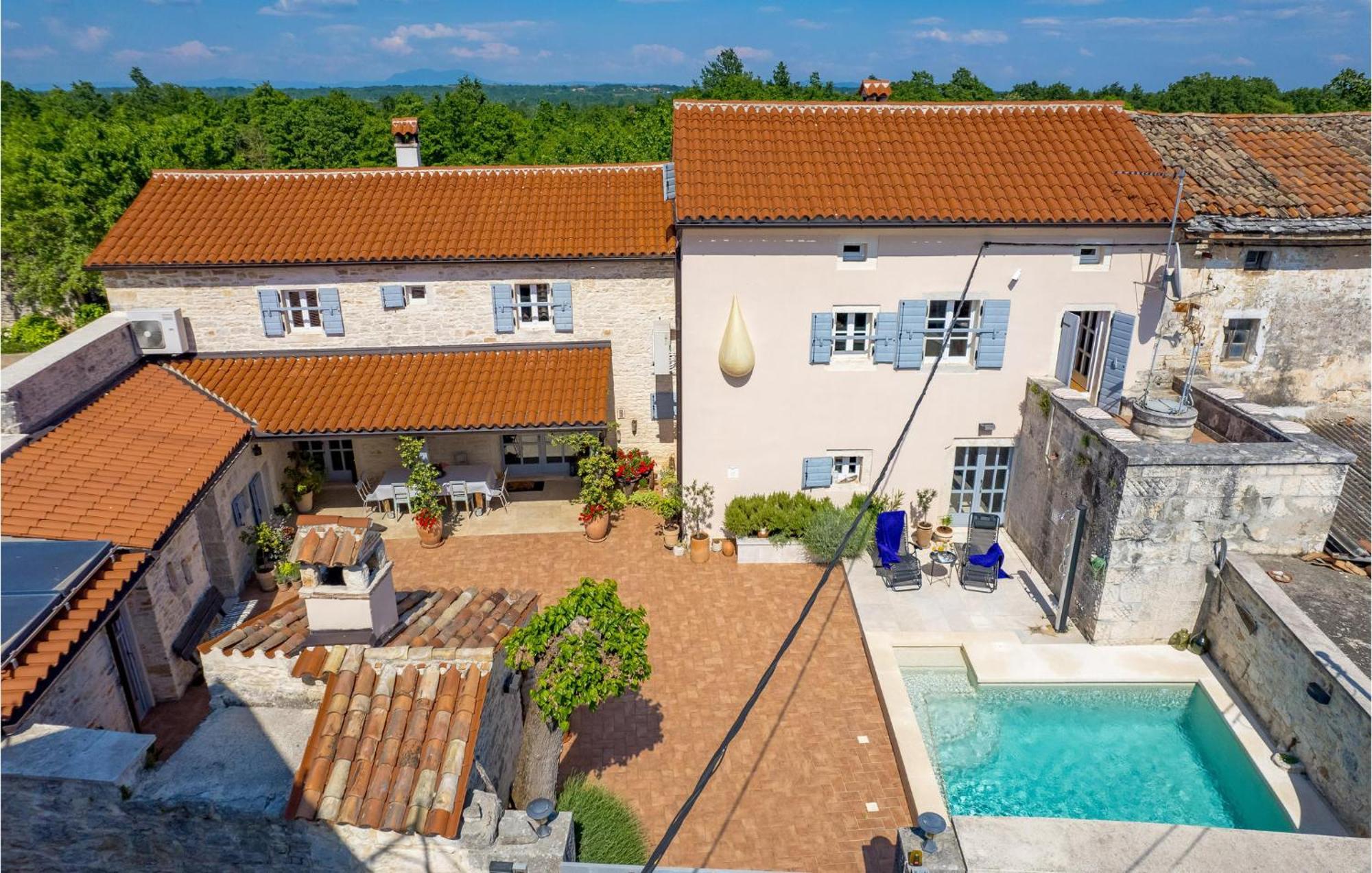 Amazing Home In Foli With Kitchen Dış mekan fotoğraf