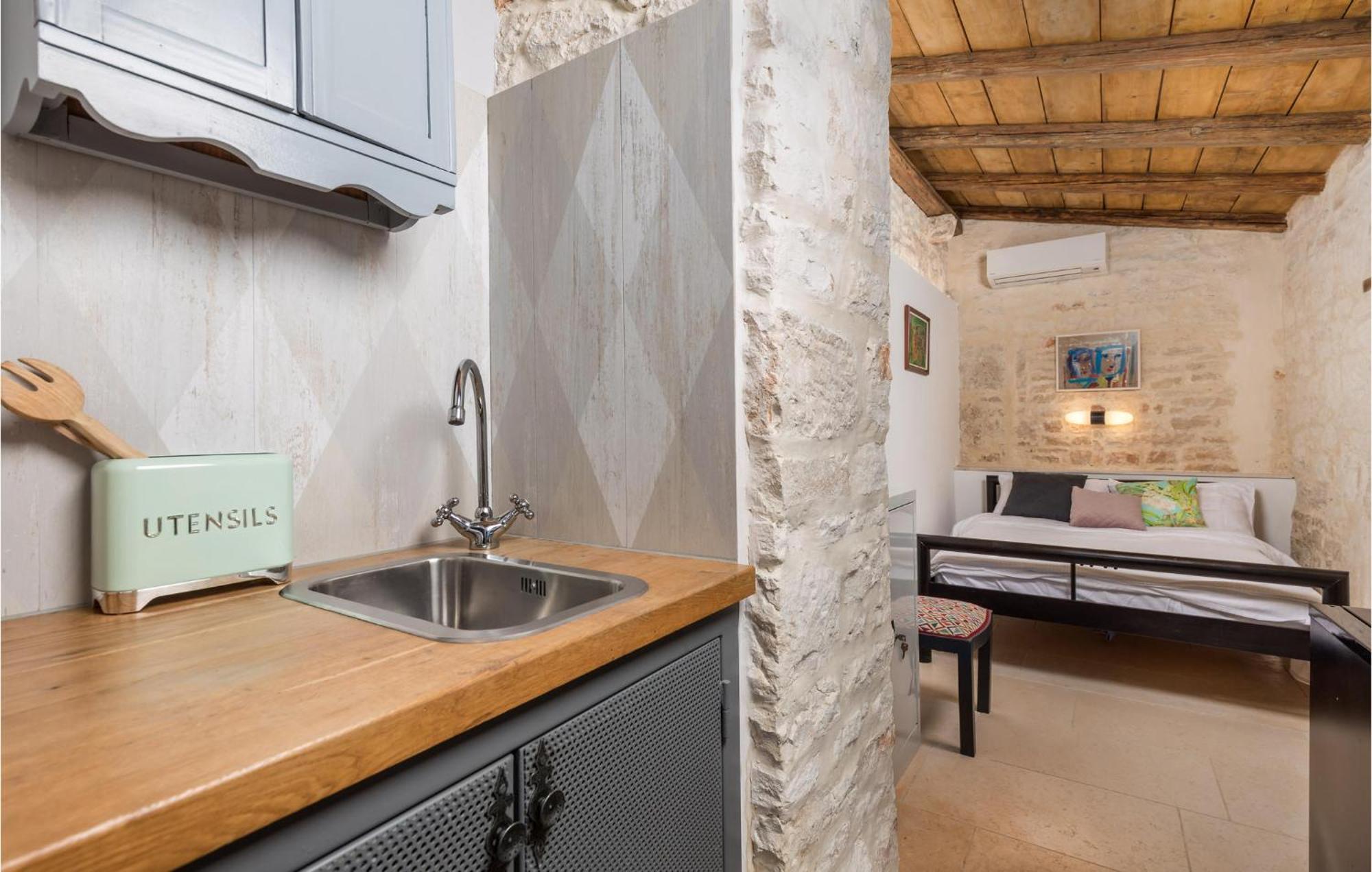 Amazing Home In Foli With Kitchen Dış mekan fotoğraf