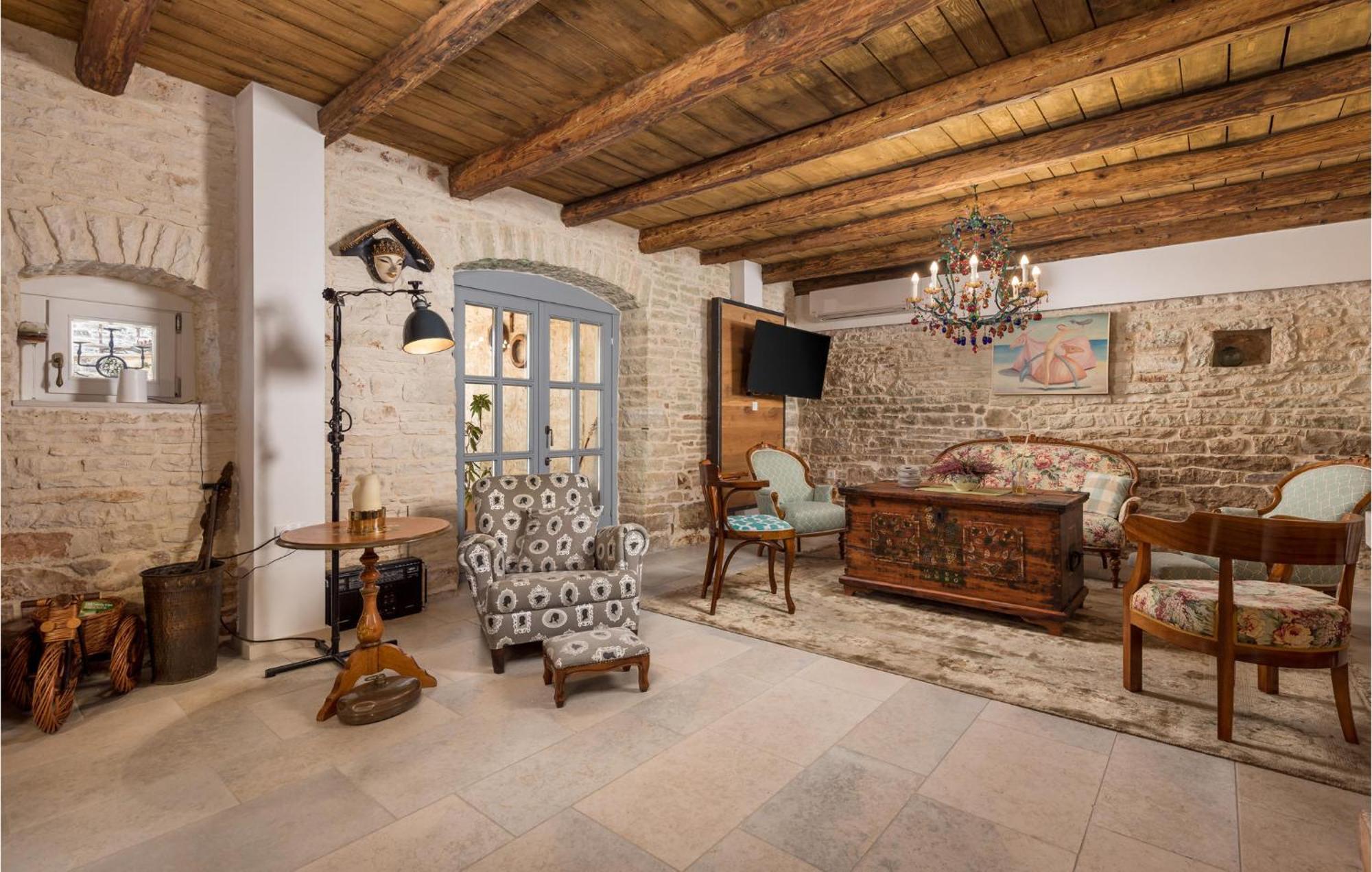 Amazing Home In Foli With Kitchen Dış mekan fotoğraf