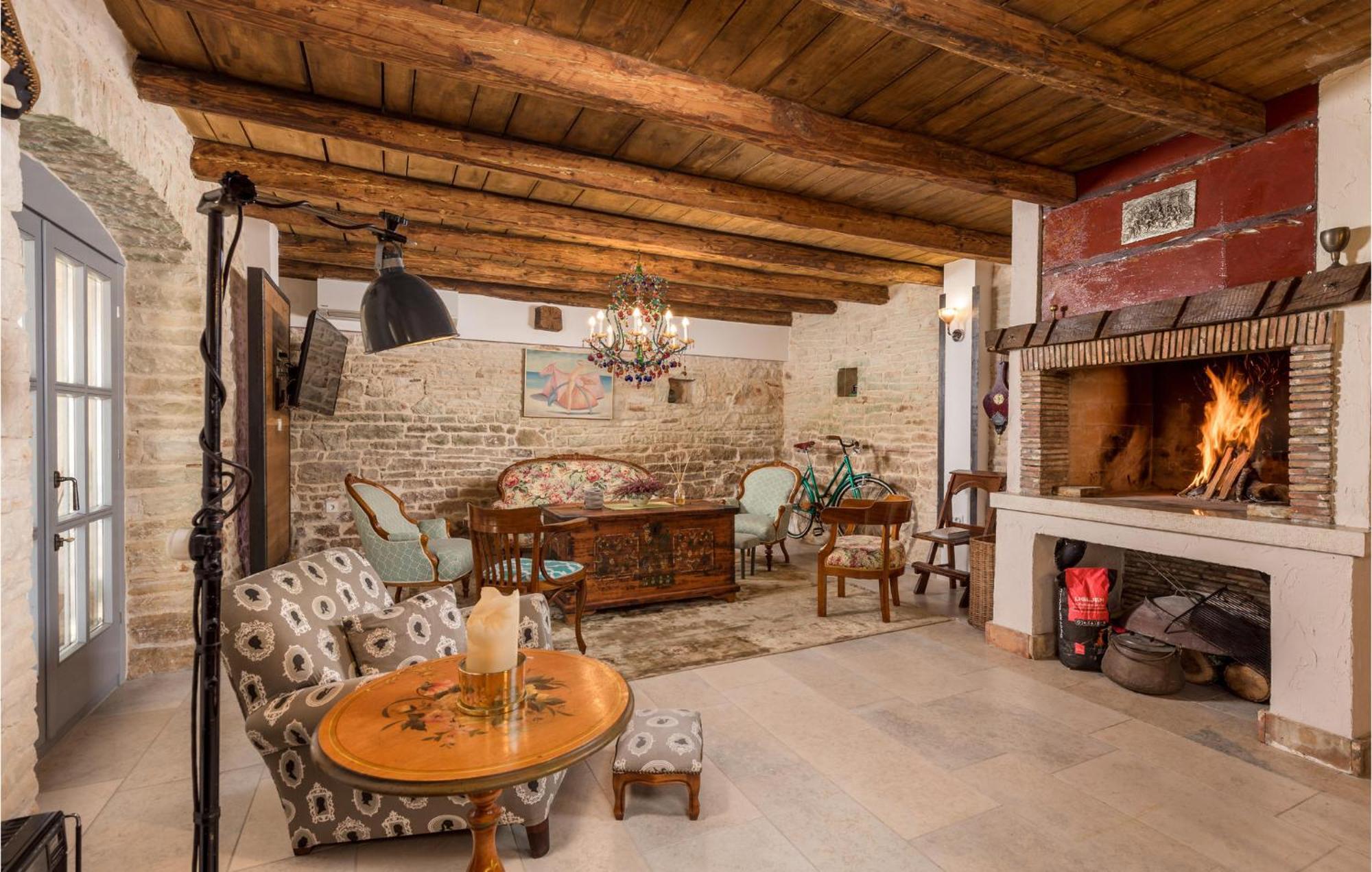 Amazing Home In Foli With Kitchen Dış mekan fotoğraf